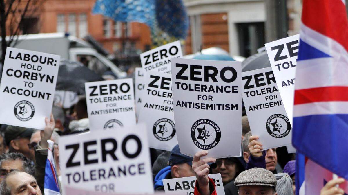 Londoners rally against anti-Semitism.
