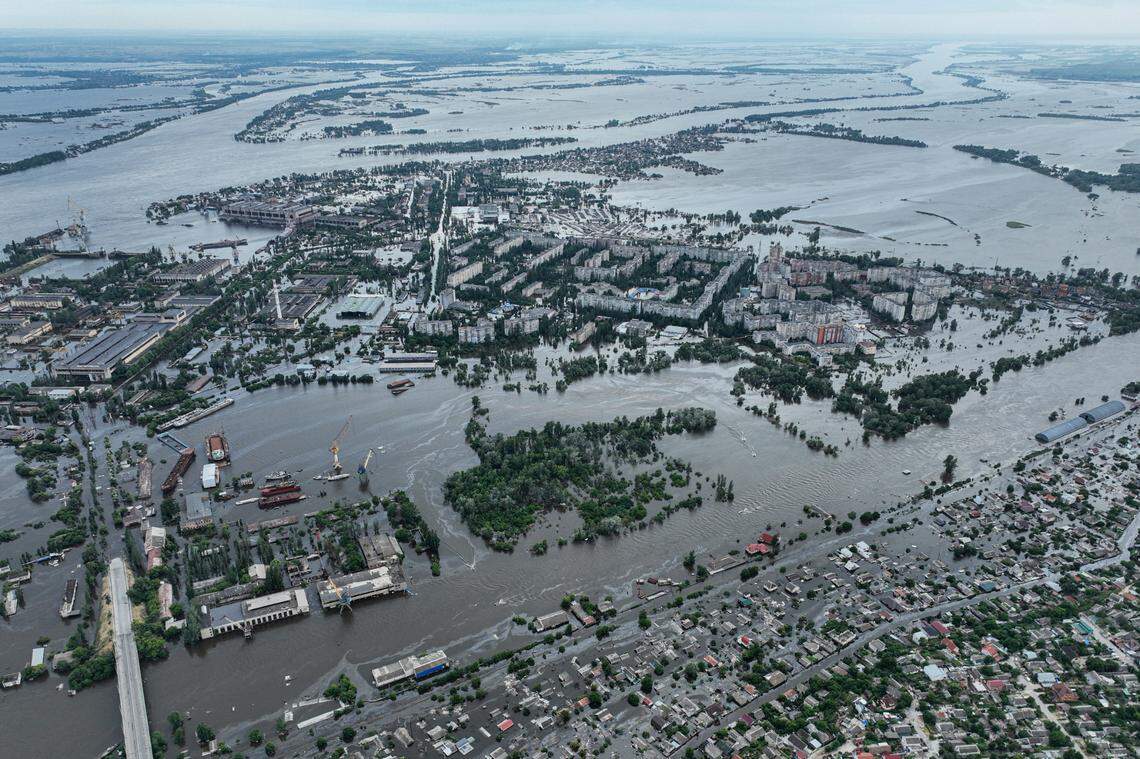 A neighborhood of Kherson was flooded with oil-polluted water on Saturday, June 10, following the destruction of the Kakhovka Dam.