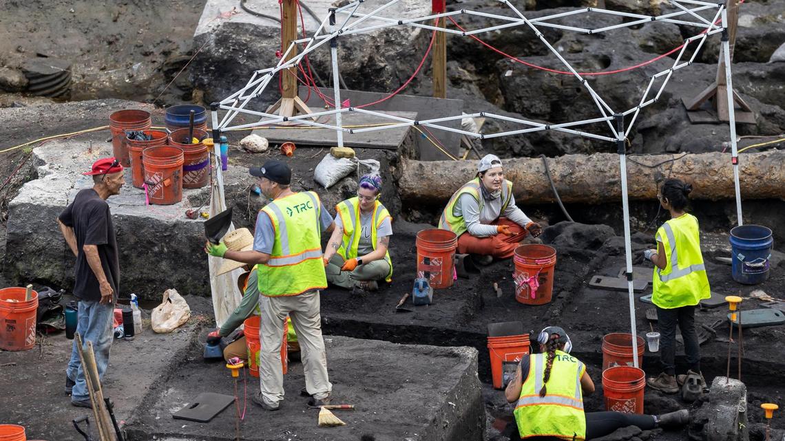 A major archaeological discovery was made on the Miami River. Was it kept ‘under wraps’?