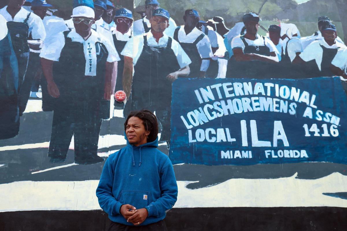 Miami MoCAAD commissioned Overtown native and muralist/artist Reginald O’Neal to create a mural on the side of the union hall building owned by the predominantly Black International Longshoremen’s Association Local 1416 in Historic Overtown.