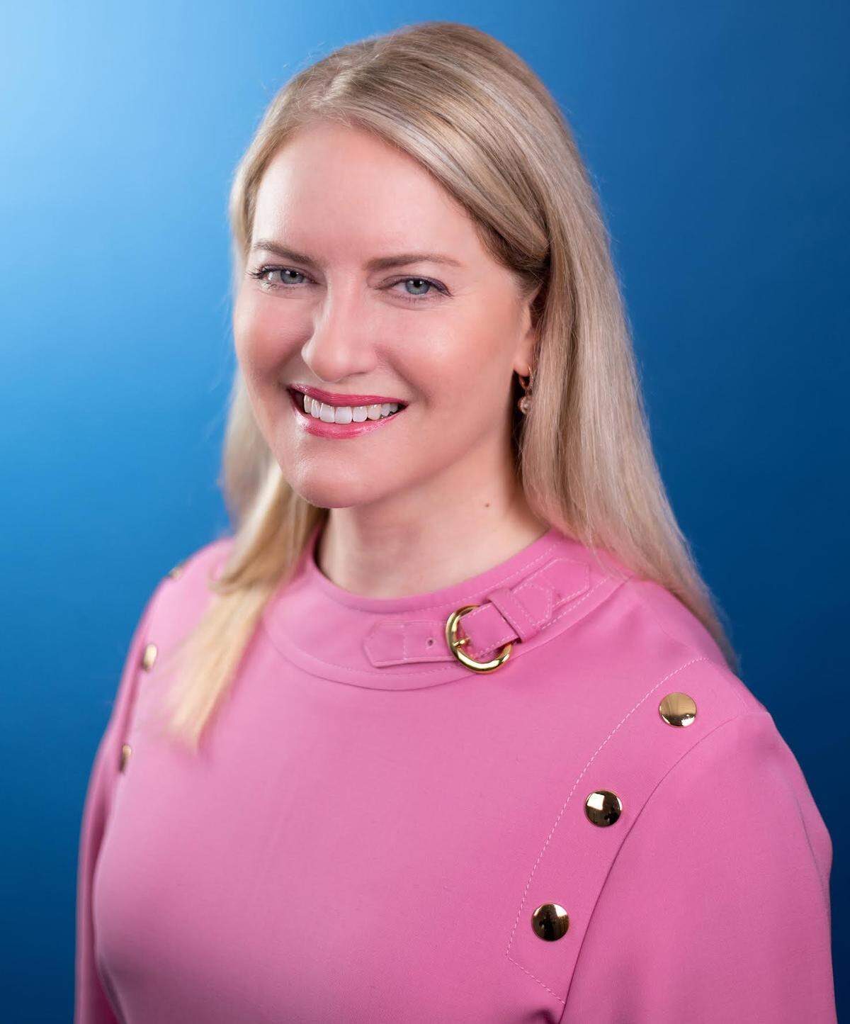 Elaine Dezenski 