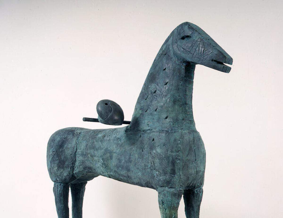 Mimmo Paladino, “Architettura,” 2005. Bronze. 84 5/8 x 78 x 30 ¾ inches.