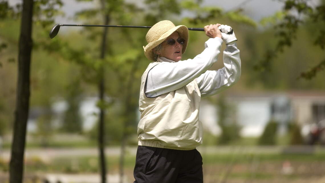 Golfer who was a college standout at age 61 earns Barry’s Wall of Fame honor