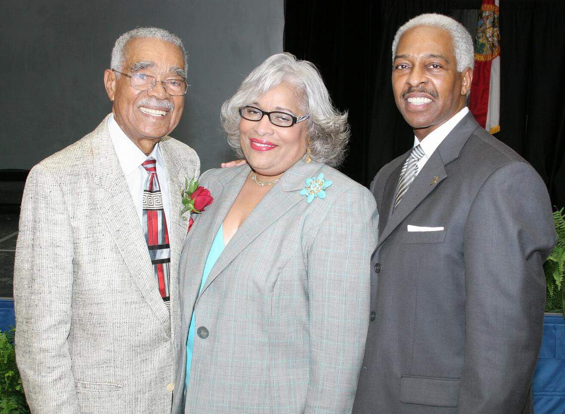Garth Reeves, Sr., his daughter, Miami Times publisher and CEO Rachel Reeves, and South Florida Times publisher Robert G. Beatty, at Miami Dade College in this Feb. 4, 2008 file photo at a celebration for the senior Reeves.