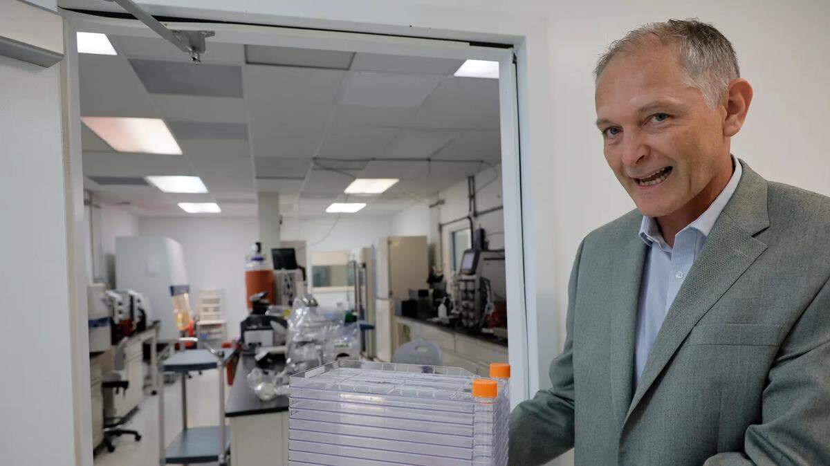 Andrew Majdoch, vice president of technical operations, gives a tour of the newly expanded facility at GBI Biomanufacturing in Plantation.