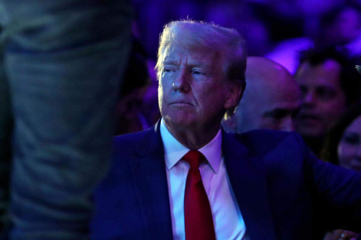 Experts argue that the 14th Amendment prohibits former President Trump from seeking pubic office.