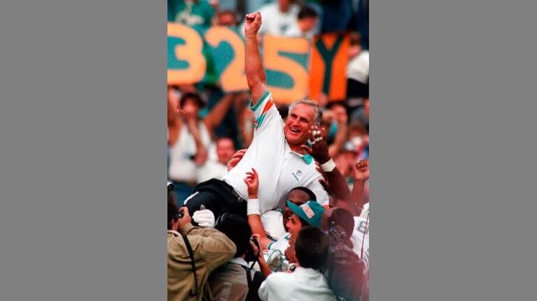 Don Shula stands alone atop NFL coaching ranks with win No. 325 in Philadelphia
