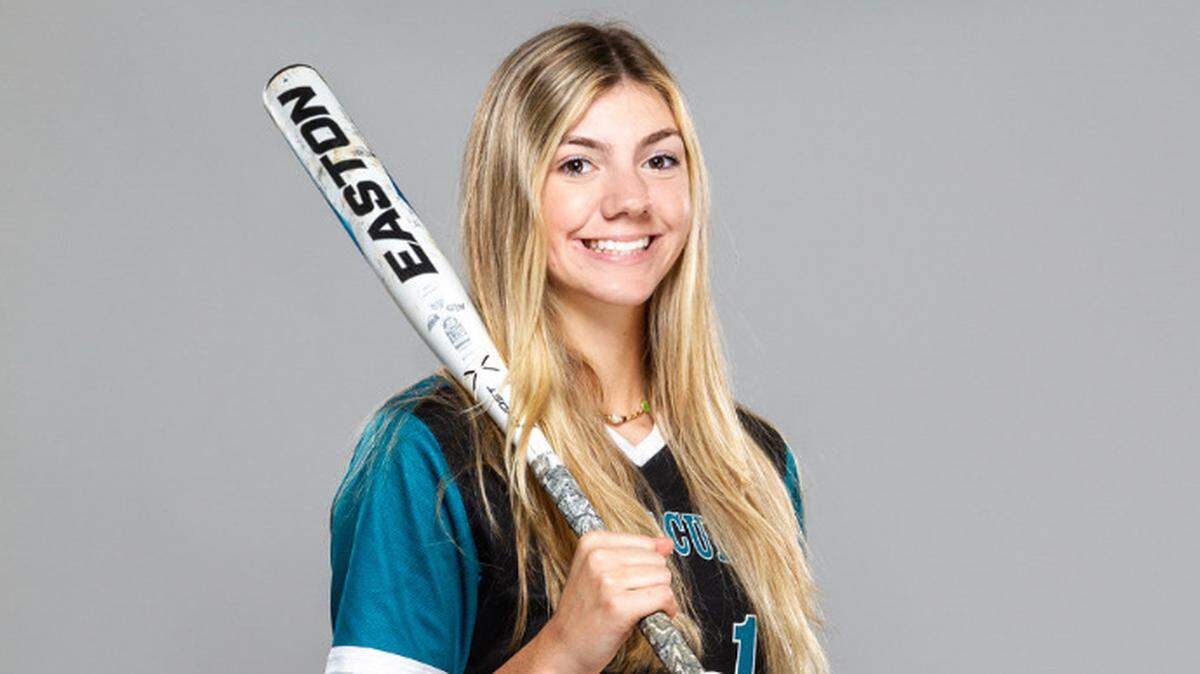 Rachel Hawkins, Coral Reef