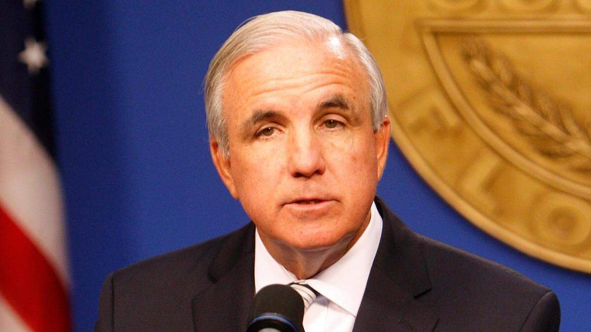 Miami-Dade Mayor Carlos Gimenez has threatened to veto the Independent Civilian Panel that the County Commission approved to provide police oversight.