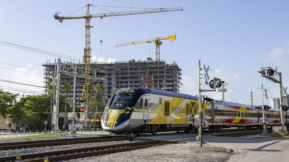 Man dies after being struck by Brightline train in Miami | Miami Herald