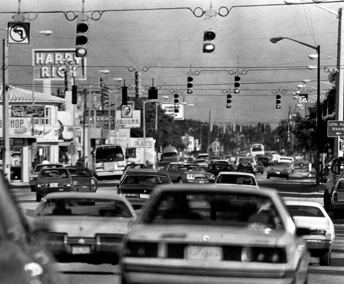 Biscayne Boulevard looking north from 79th Street and to a Harry Rich carpet store in 1983.