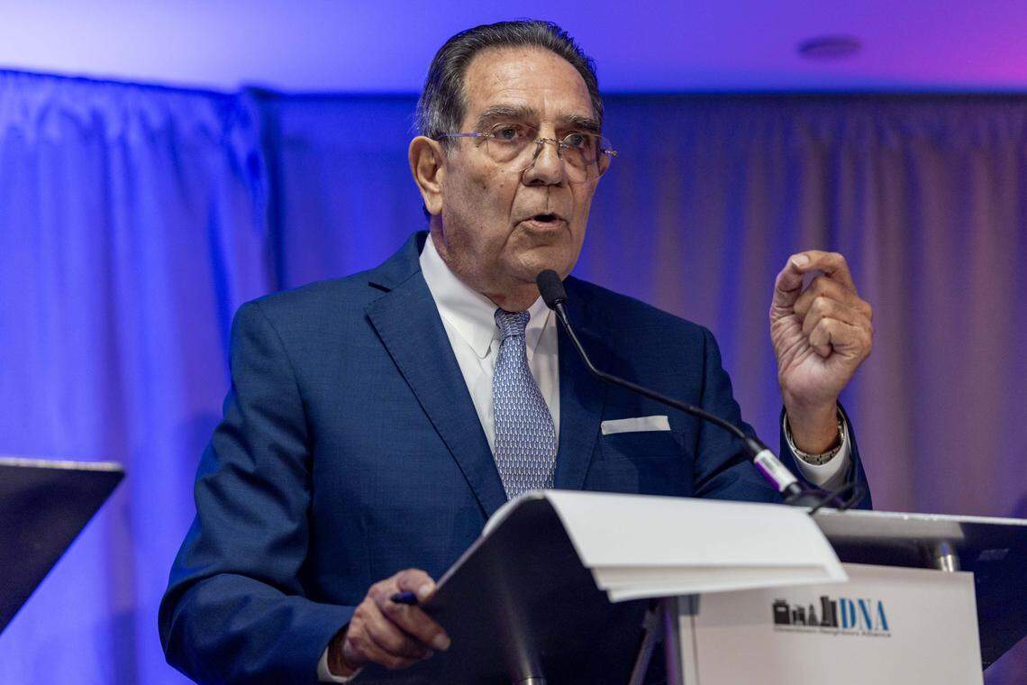Former Mayor Xavier Suarez speaks during a City of Miami mayoral debate hosted by the Downtown Neighbors Alliance at Hyatt Regency Miami on Tuesday, September 30, 2025, in Miami, Fla. Other candidates in attendance included Miami Commissioner Joe Carollo, former Commissioners Ken Russell and Alex Díaz de la Portilla, former Miami-Dade Commissioner Eileen Higgins and former City Manager Emilio T. Gonzalez.