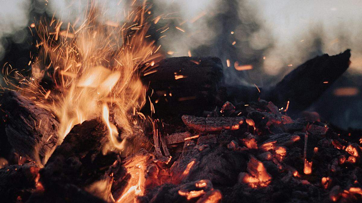7,000-year-old scorched tools may be the oldest evidence of fire making in China, officials said.