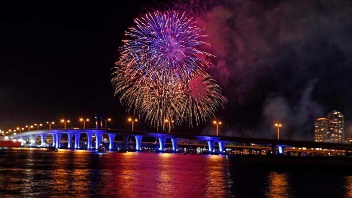 Fireworks over Bayside Marketplace