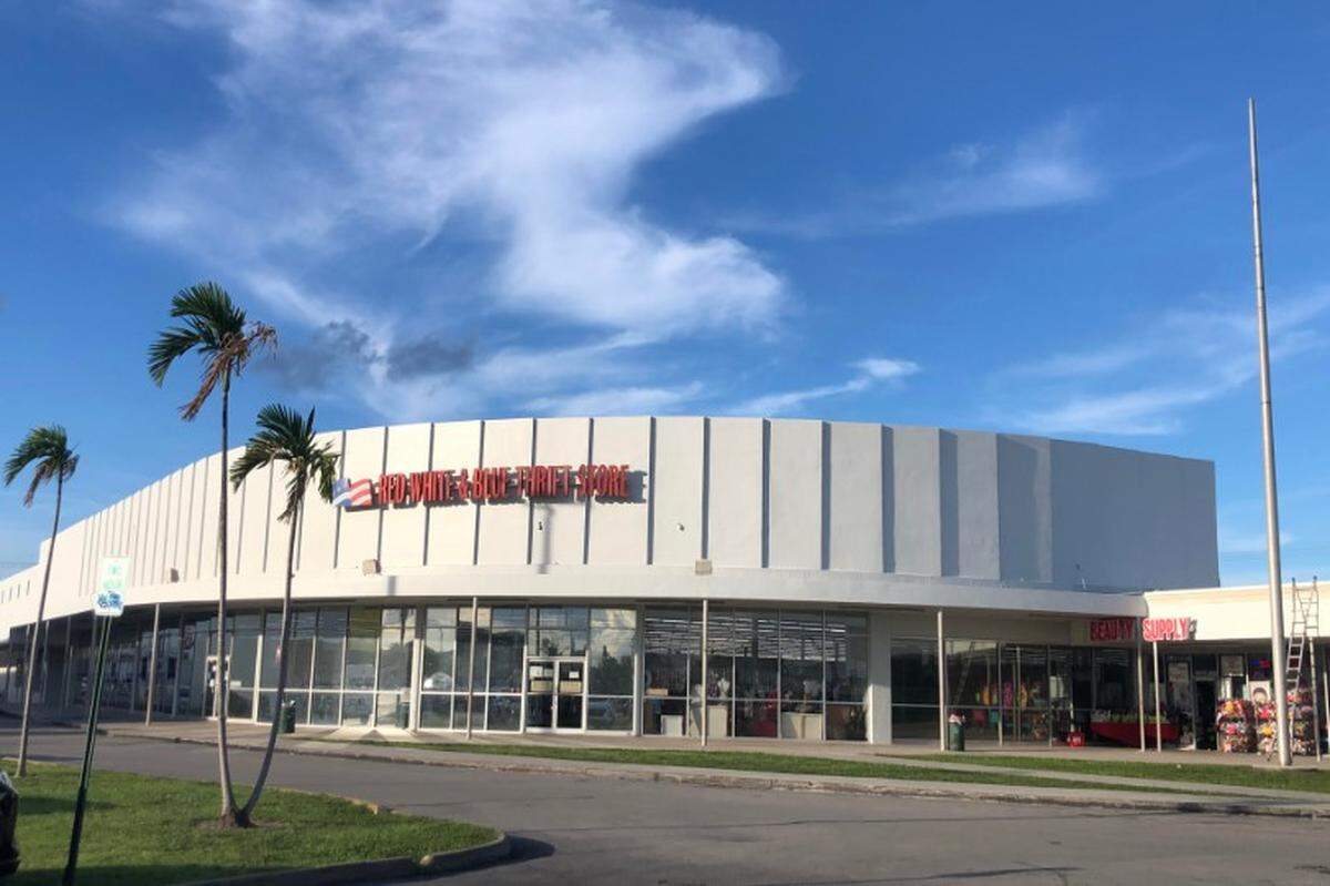 Red, White and Blue thrift shop in Hialeah