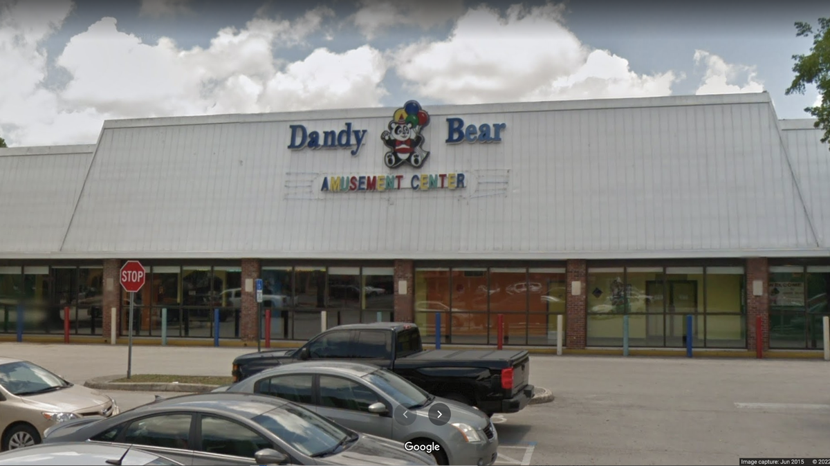 Dandy Bear in Kendall, the last one in Miami-Dade, is closing.