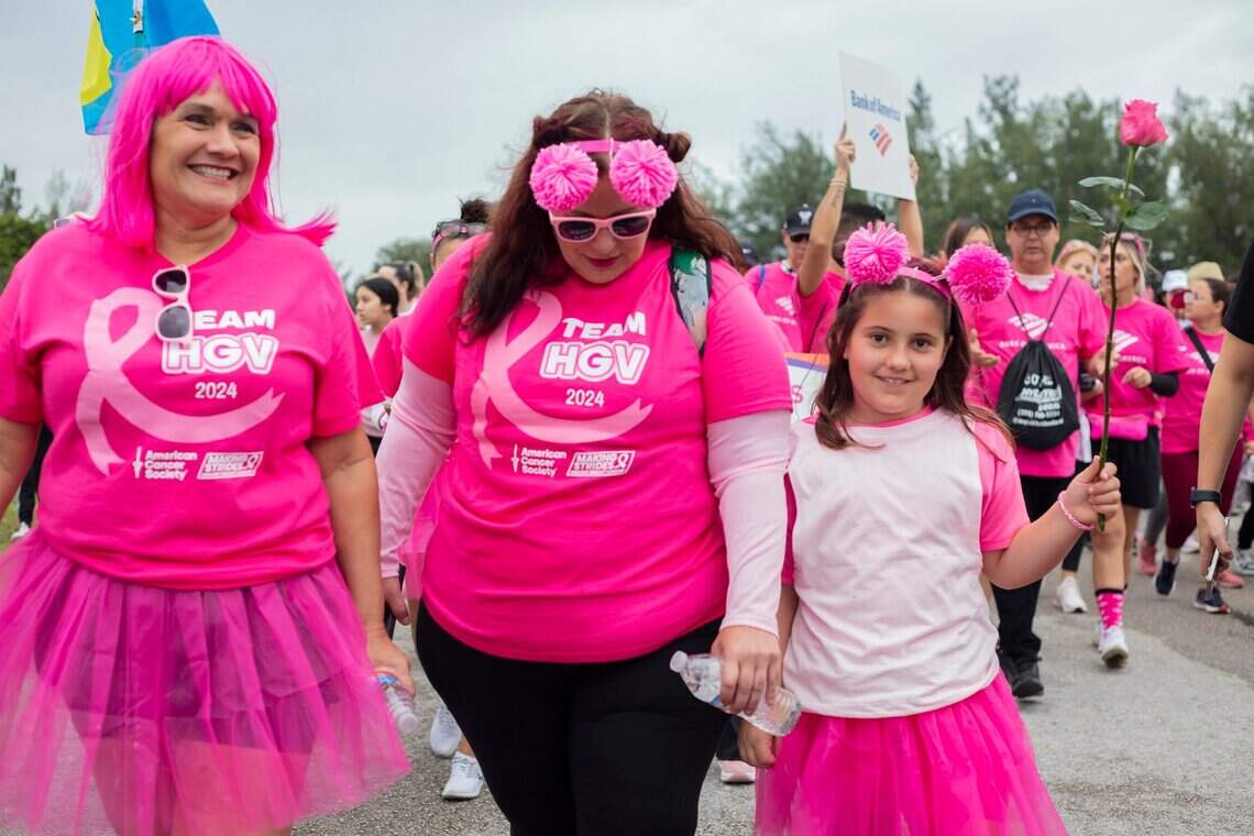 See photos from Susan G. Komen breast cancer walk in Hialeah | Miami Herald