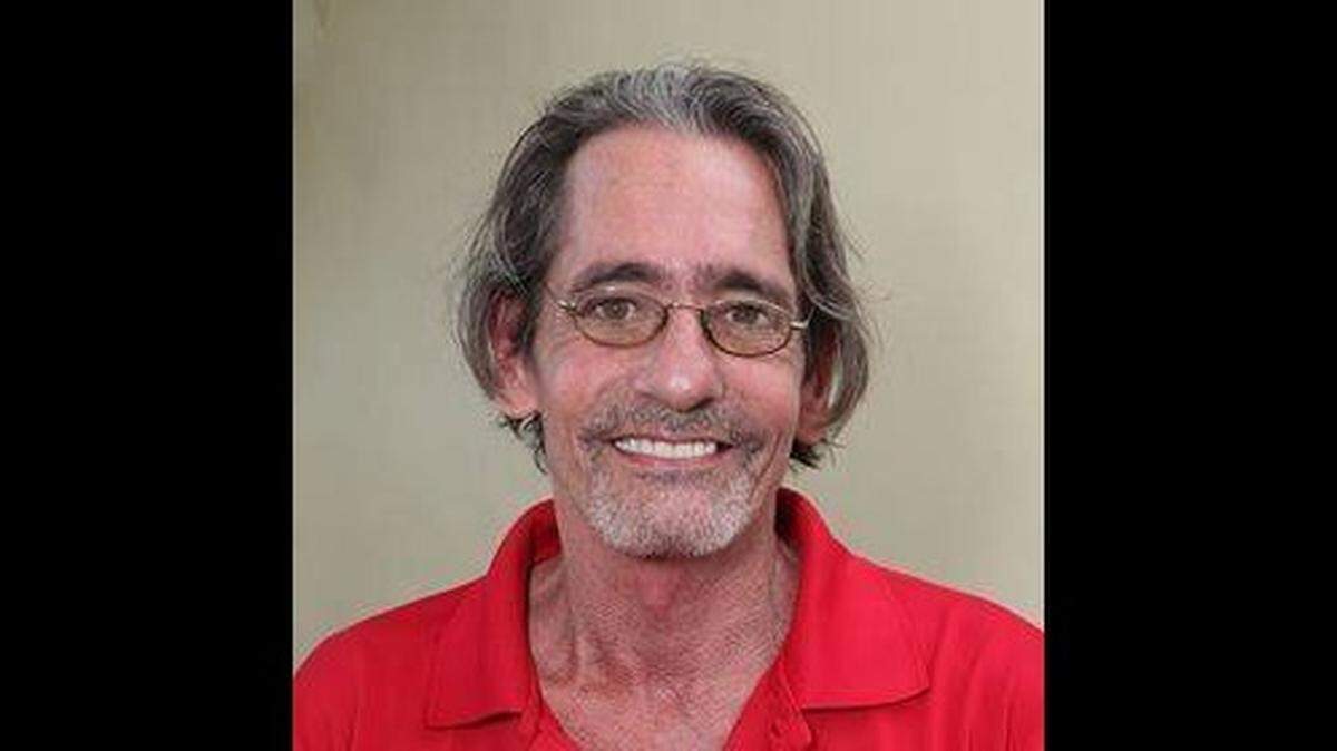 Larry Kahn died this week in Marathon, Florida, at 56.