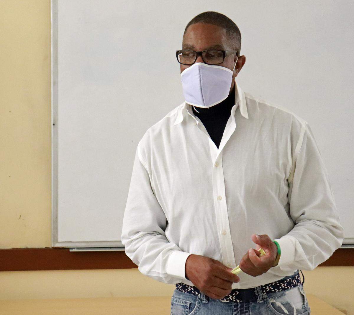 Michael Parks teaches a recent peer support class at Broward Outreach Center.  