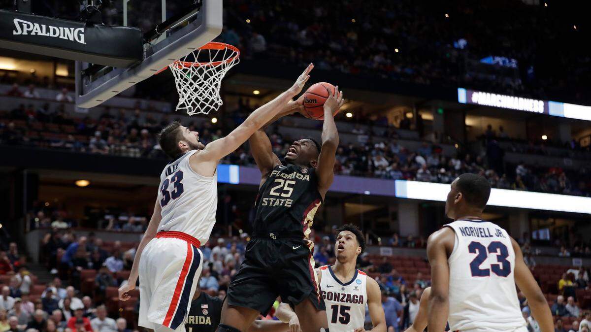 Florida State forward Mfiondu Kabengele (25) shots over Gonzaga forward Killian Tillie, left, during the first half an NCAA men’s college basketball tournament West Region semifinal Thursday, March 28, 2019, in Anaheim, Calif.