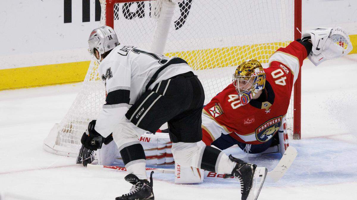 Florida Panthers goaltender Daniil Tarasov (40) blocks a shot by Los Angeles Kings right wing Alex Laferriere (14) during the second period of a game on Wednesday, Dec. 17, 2025, at Amerant Bank Arena in Sunrise, Fla.