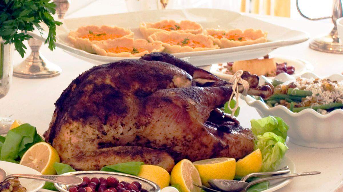With high inflation and a struggling economy, some Americans may struggle to host Thanksgiving dinner this year.