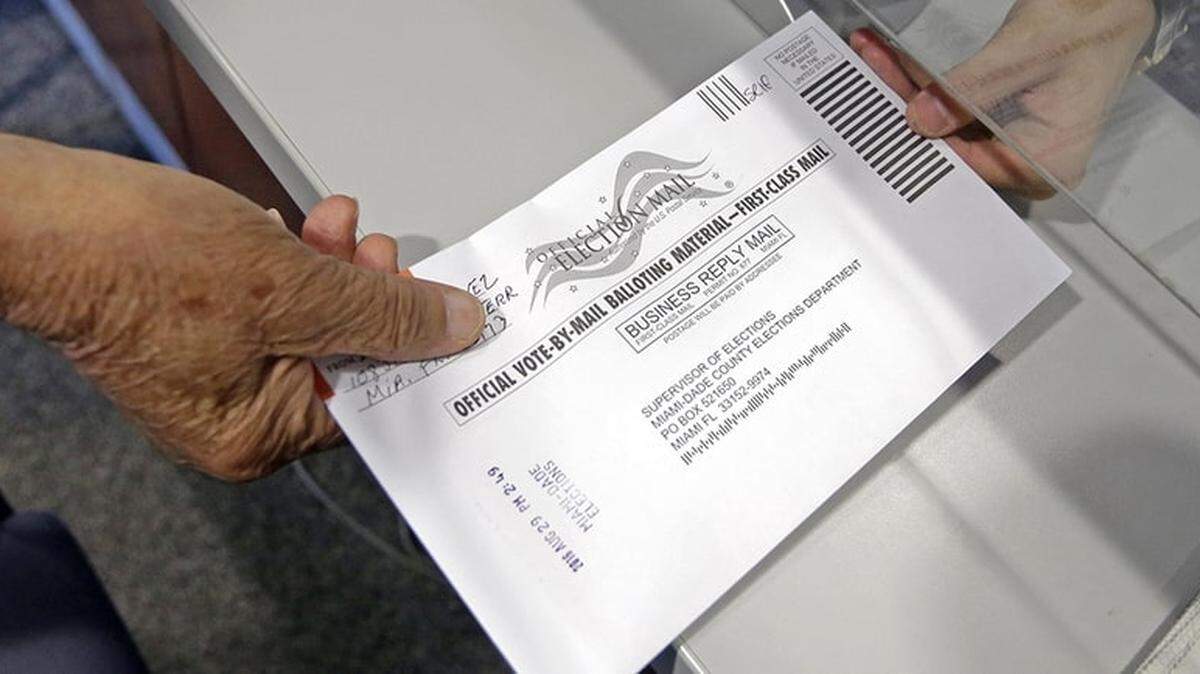 Voting by mail in the 2020 elections is a good way to stay safe during the coronavirus pandemic. 