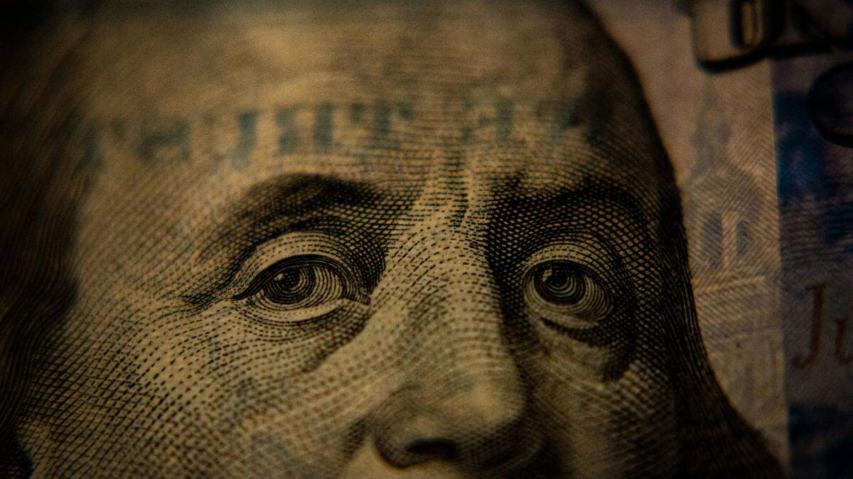 Two people are facing charges in connection with defrauding a woman in Florida in a jury duty scam, feds say.