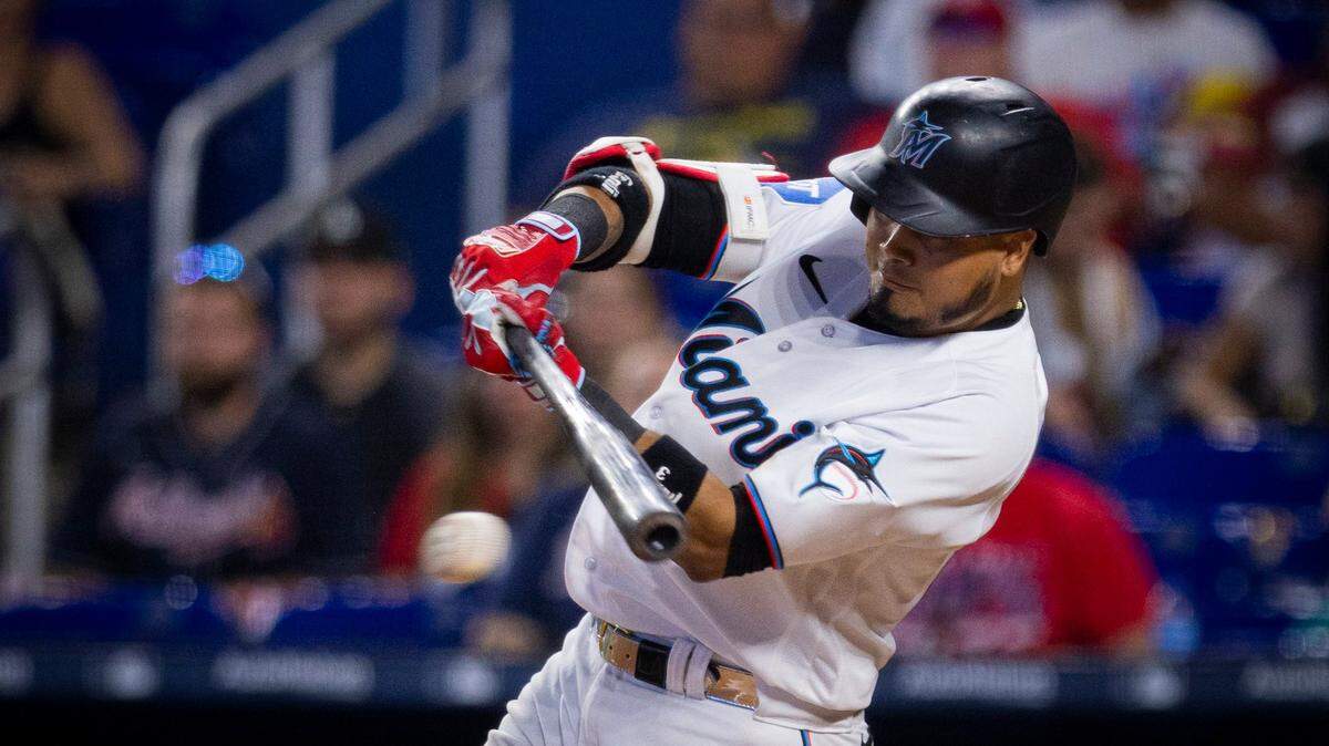 Miami Marlins second baseman Luis Arraez (3) hits his 199th hit this season during a baseball game against the Atlanta Braves on Sunday, Sept. 17, 2023, at loanDepot Park in Miami, Fla.