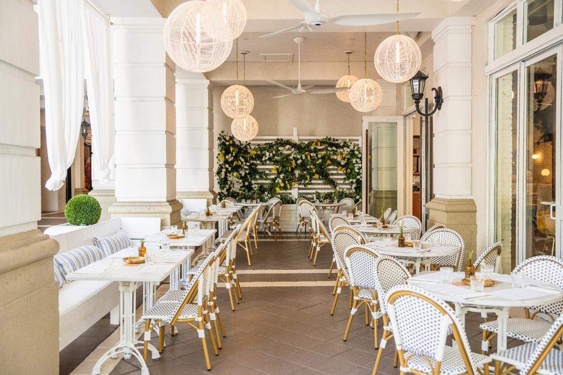 The covered outdoor patio at Motek in Coral Gables.