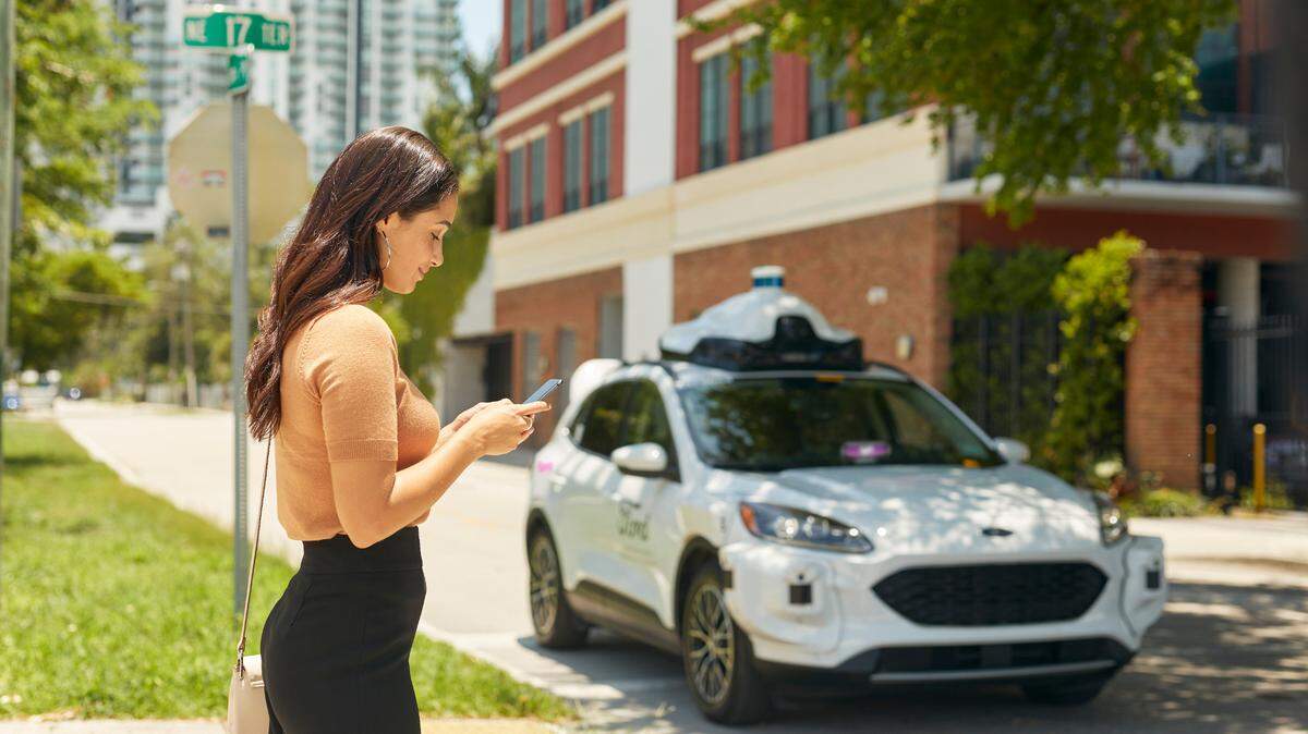 Ford, Lyft, and autonomous driving technology group Argo AI are partnering to bring self-driving robotaxis to Miami-Dade this winter.