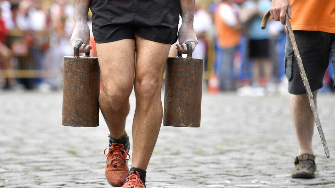 Why the Farmer’s Walk Is One of the Most Effective Exercises You Can Do With Just Two Weights