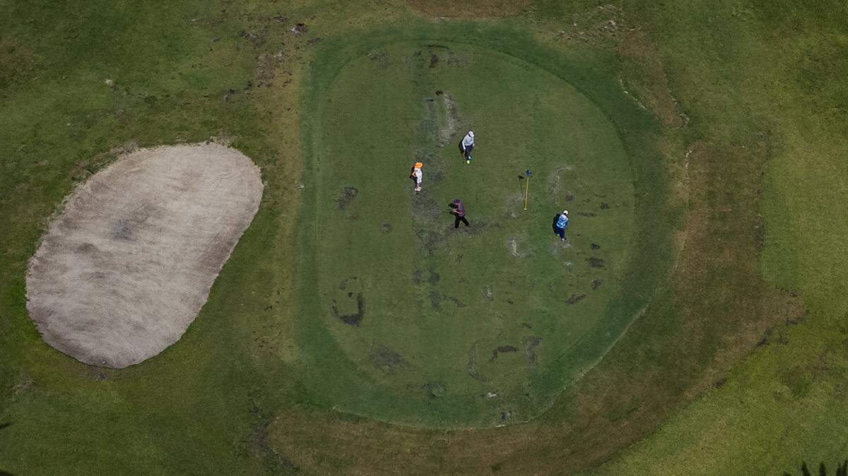 Golfers seen playing at the Granada Golf Course, in Coral Gables, on Thursday, April 16, 2026.