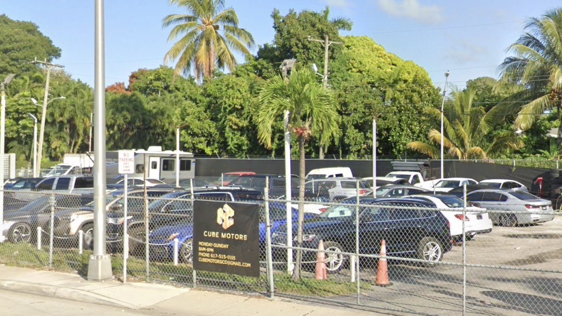 Heavy FBI activity seen at Miami auto-repair shop