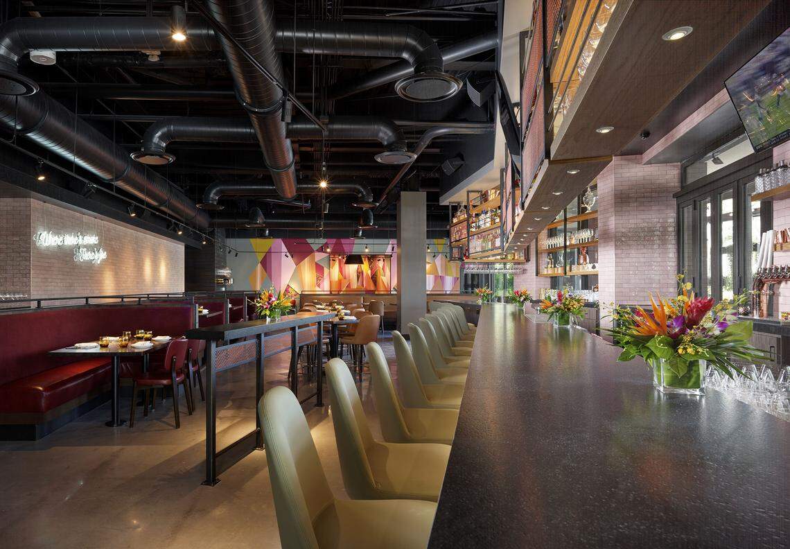 International Smoke at Aventura Mall.