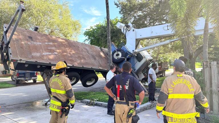 Crane falls on house then Fort Lauderdale homeowner’s day gets worse