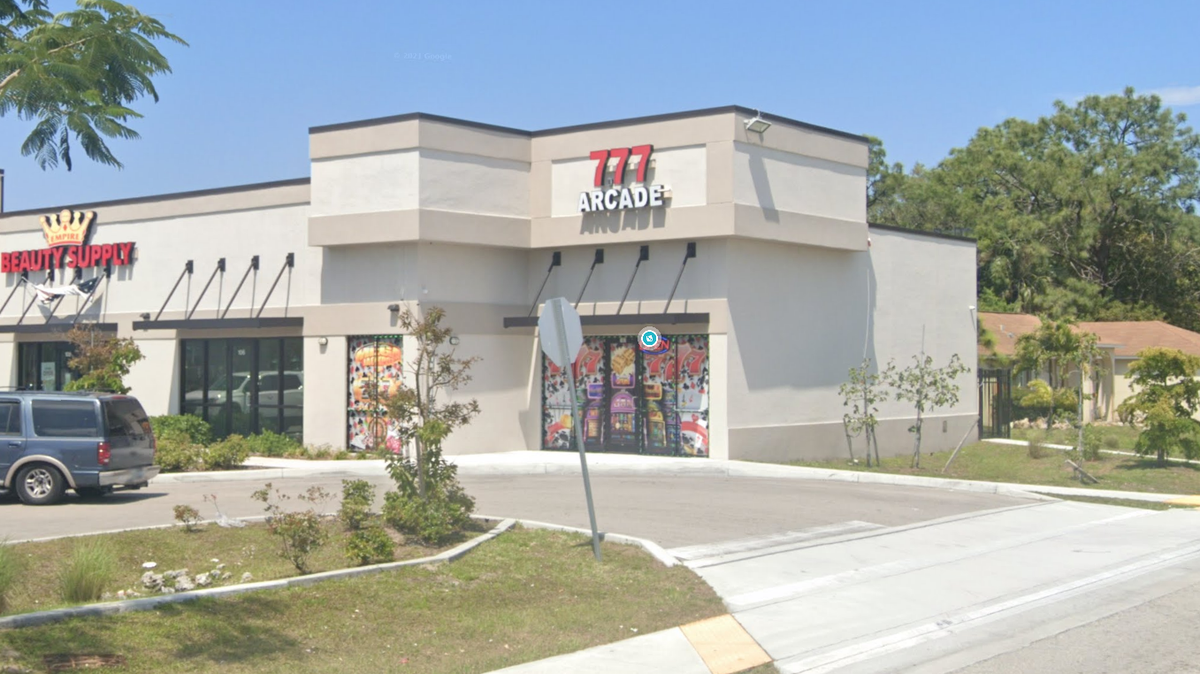 A divorced Florida couple successfully pulled off two arcade robberies while masquerading as gaming commission investigators, including name tags and holstered pistol, according to the Lee County Sheriff’s Office.