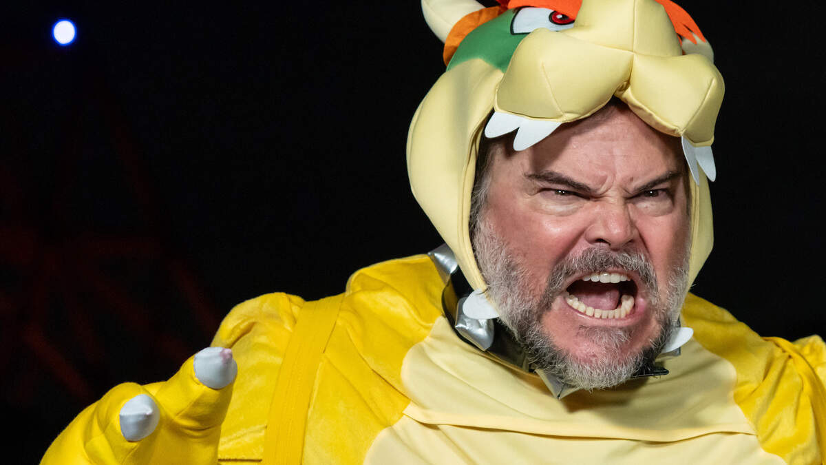 jack black dressed as bowser Jack Black Shows Up as Bowser — and Fans Love It