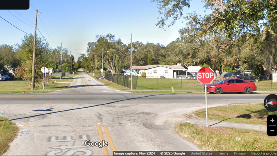 The attempted carjacking happened at this intersection in Florida around 4:20 p.m. on Thursday, Jan. 2, the Polk County Sheriff’s Office says.