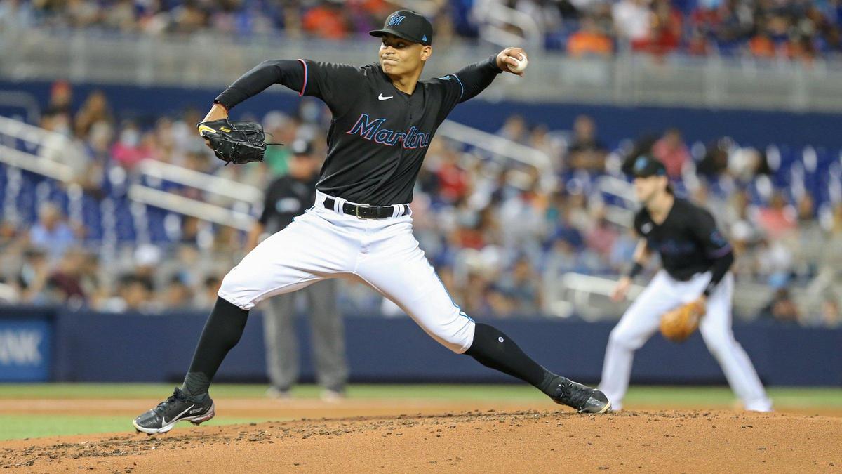 Miami Marlins starting pitcher Jesus Luzardo (44) pitches during baseball game at loanDepotPark in Miami on Friday, August 13, 2021.