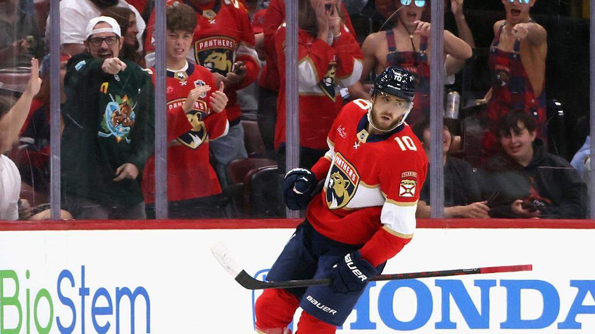 SUNRISE, FLORIDA - NOVEMBER 17: A.J. Greer #10 of the Florida Panthers celebrates his first period goal against the Vancouver Canucks at Amerant Bank Arena on November 17, 2025 in Sunrise, Florida. (Photo by Bruce Bennett/Getty Images)