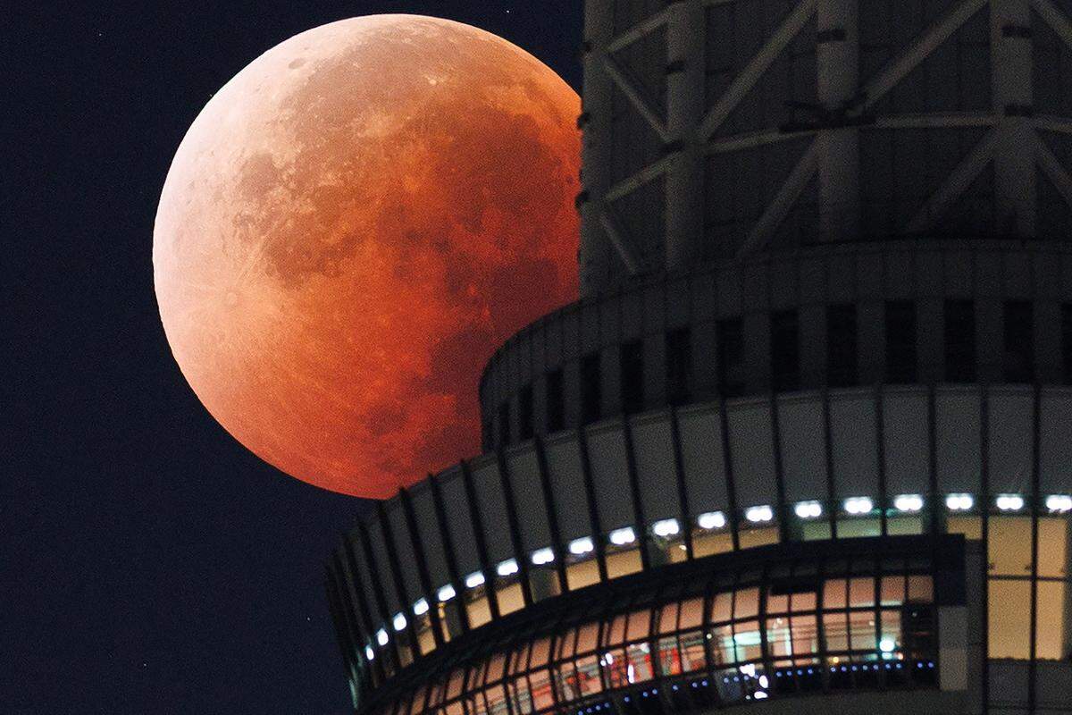 blood moon total lunar eclipse