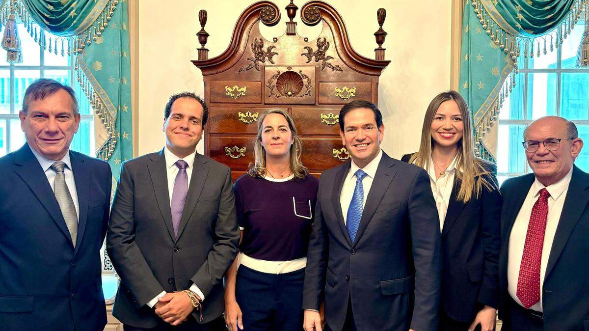 U.S. Secretary of State Marco Rubio with the Venezuelan opposition members released from the Argentine embassy in Caracas. From left to right: Humberto Villalobos, Pedro Uchurrurtu, Magalli Meda, Rubio, Claudia Macero and Omar González.