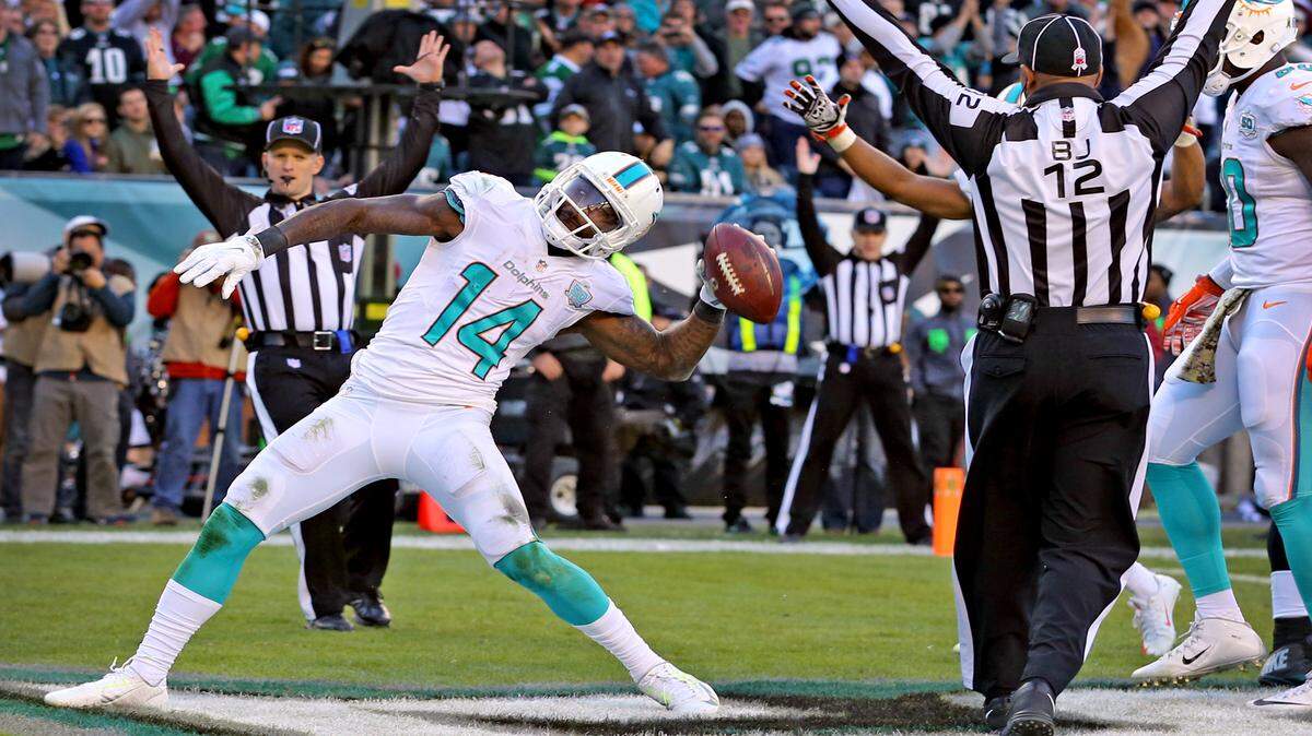 Miami Dolphins Jarvis Landry scores a fourth quarter touchdown.