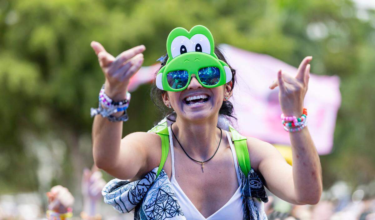 An attendees dances as MORTEN performs during Ultra Music Festival’s 25th anniversary at Bayfront Park on Saturday, March 29, 2025, in downtown Miami, Fla.