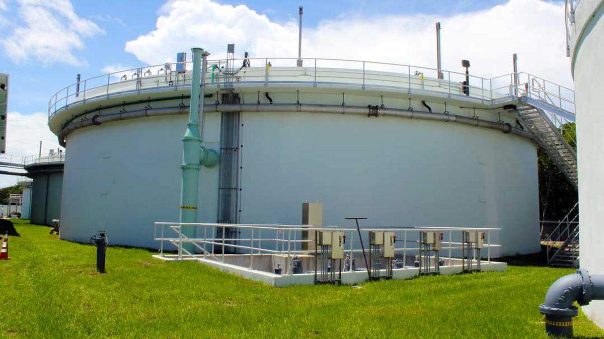 A pipe that carries sewage from the Village of Islamorada north to the Key Largo Wastewater Treatment District’s facility at mile marker 101.5 broke Tuesday, March 5, 2018.