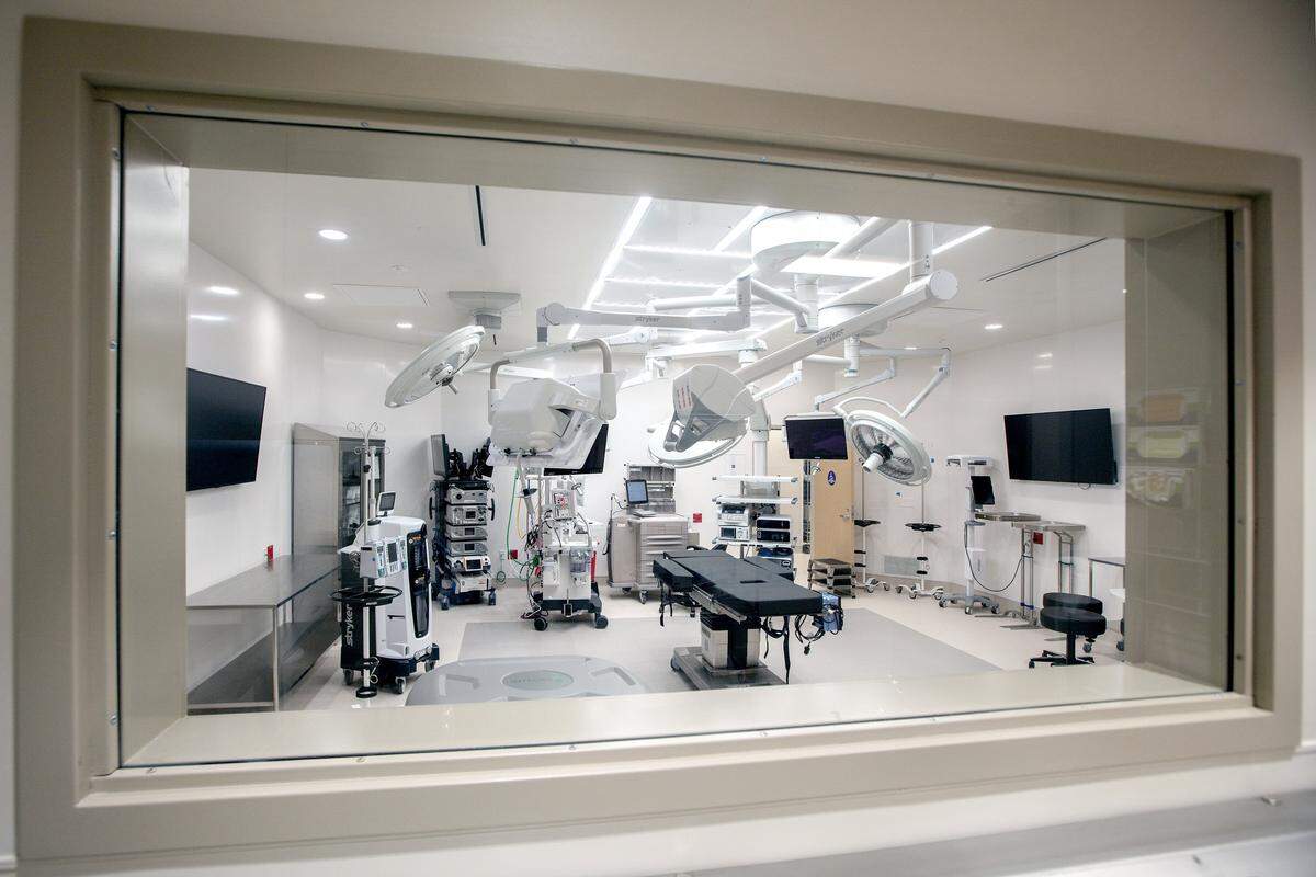 Miami, Florida, September 30, 2025 - Operating room of the University of Miami Health System's  UHealth SoLé Mia Medical Center.