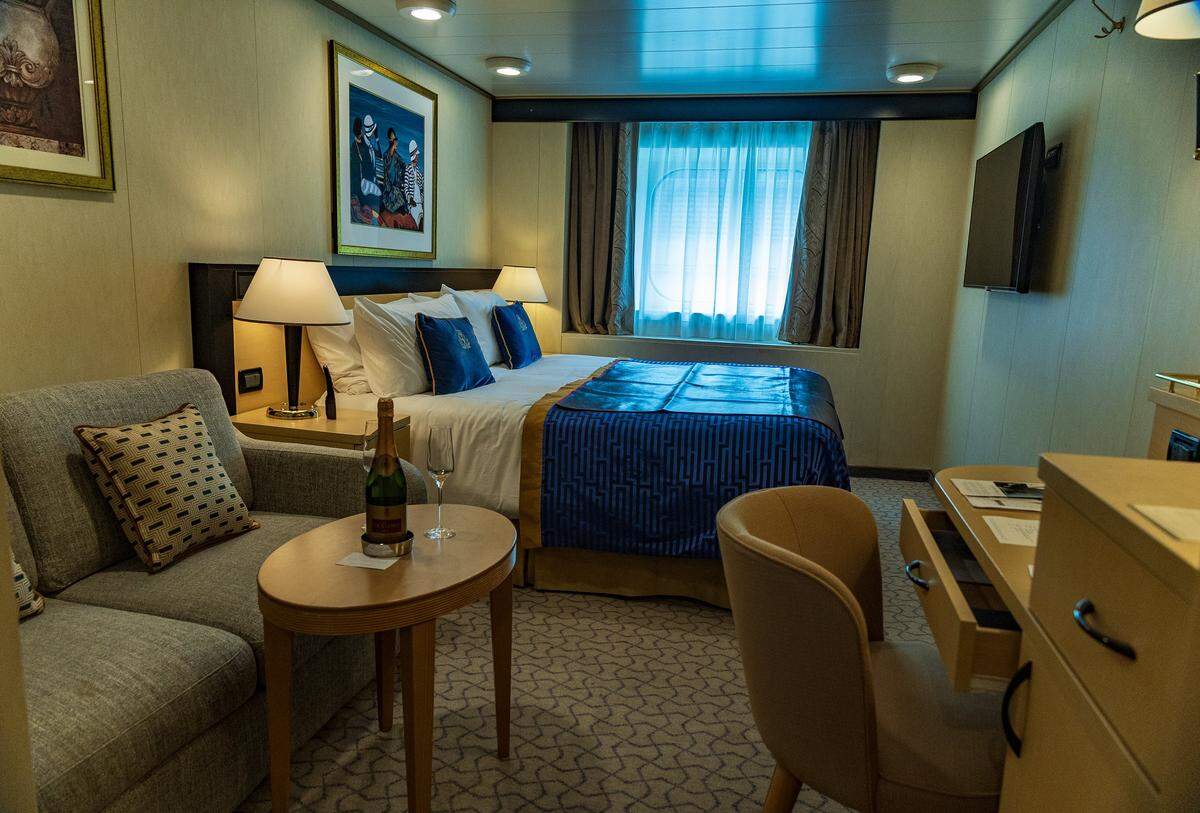 View of a Queens Grill cabin inside of the Cunard cruise ship Queen Elizabeth', as it sits docked at PortMiami on Thursday, Oct. 16, 2025, in Miami. The vessel arrived around 6 a.m. and will be based in Miami for six months, offering voyages to the Caribbean. After tours and festivities, the ship is scheduled to depart later Thursday on its inaugural 12-night Caribbean cruise.