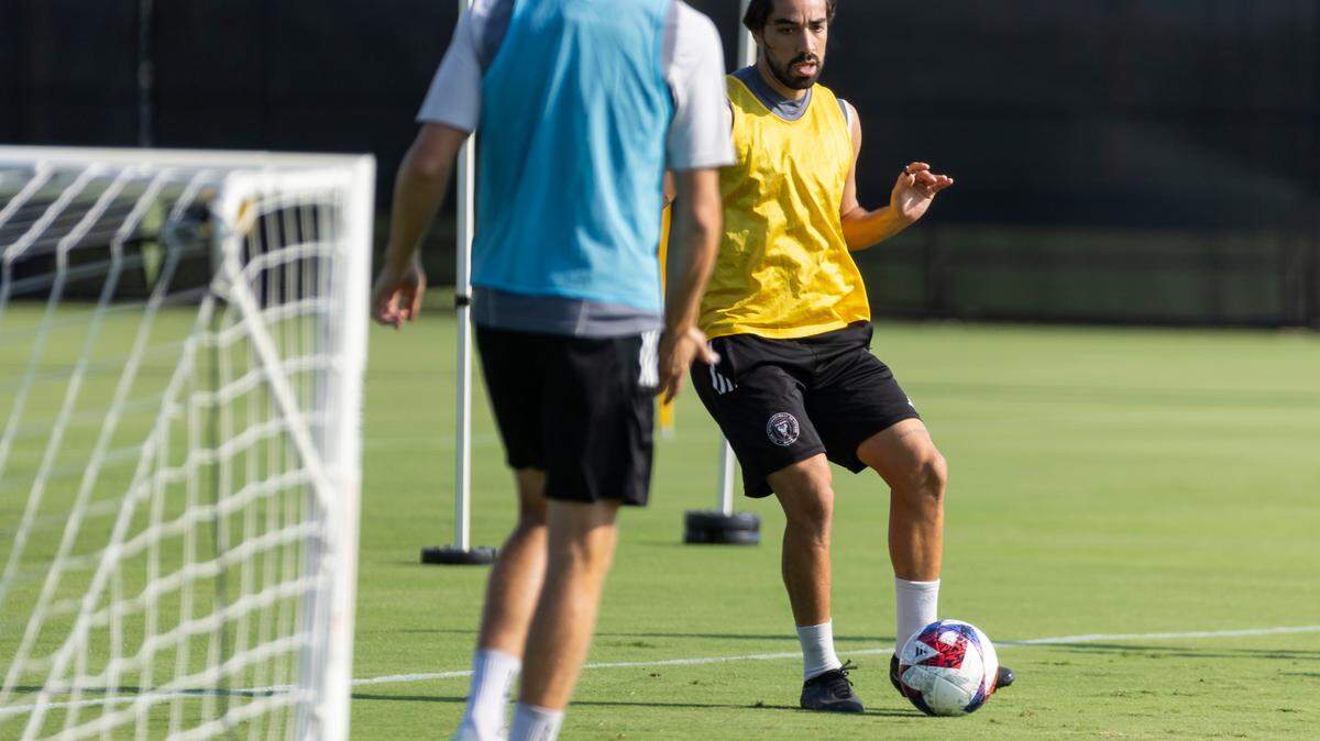 Inter Miami midfielder Rodolfo Pizarro (20) runs drills during a team practice session at the Florida Blue Training Center on Thursday, June 29, 2023, in Fort Lauderdale, Fla.