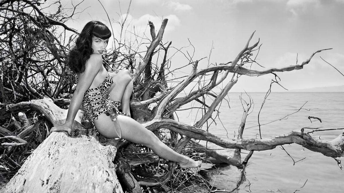 Among Bunny Yeager’s models was the notorious Bettie Page, who met Yeager during a visit to Miami Beach.